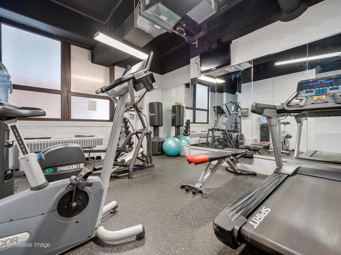 3100 N Lake Shore Drive 604 Property Photo 13