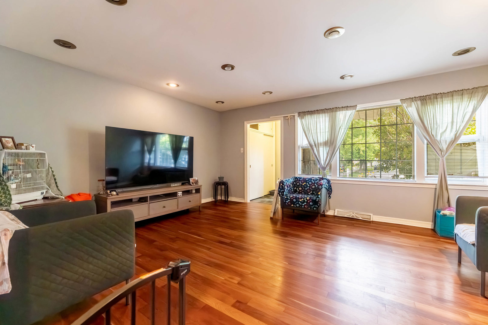 8841 Tulley Avenue Property Photo 4