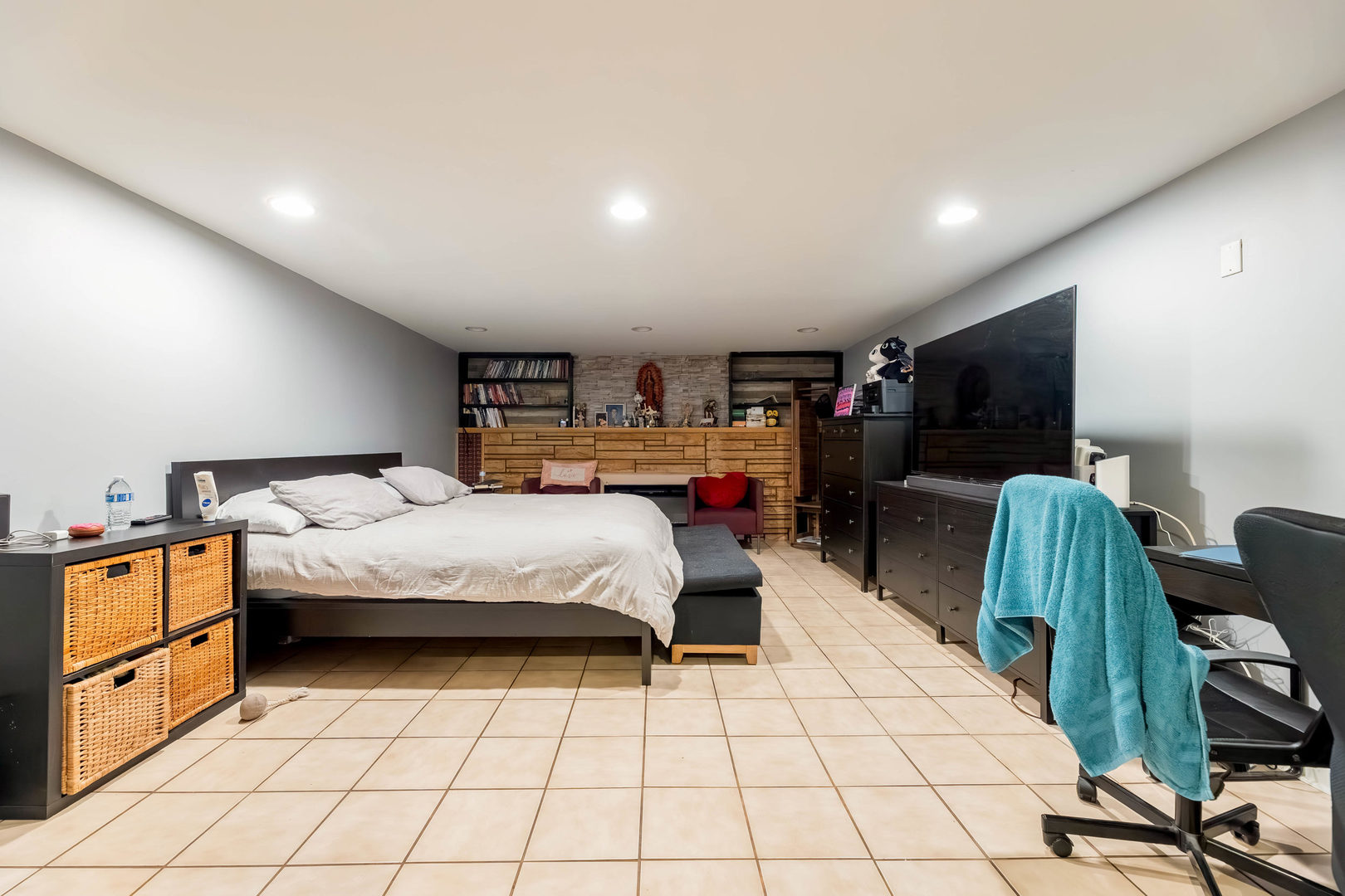 8841 Tulley Avenue Property Photo 10