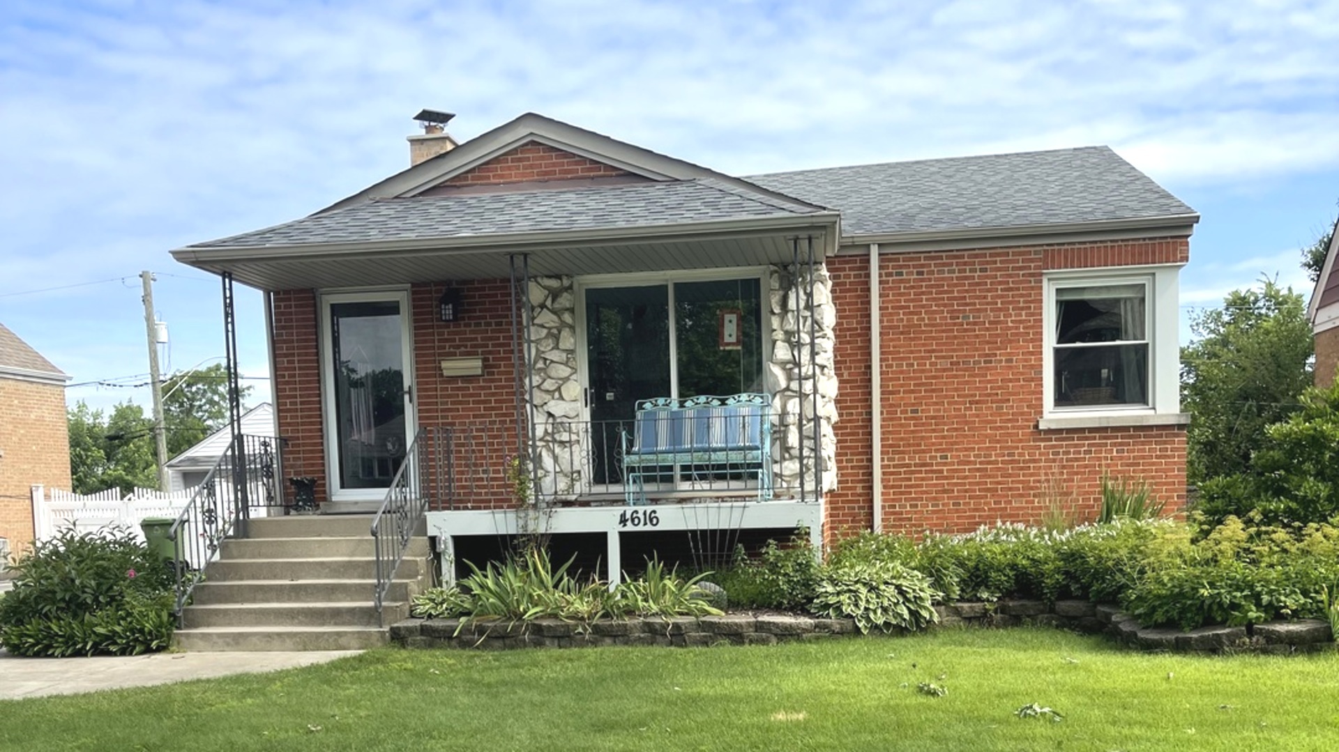 4616 W 97th Place Property Photo 2