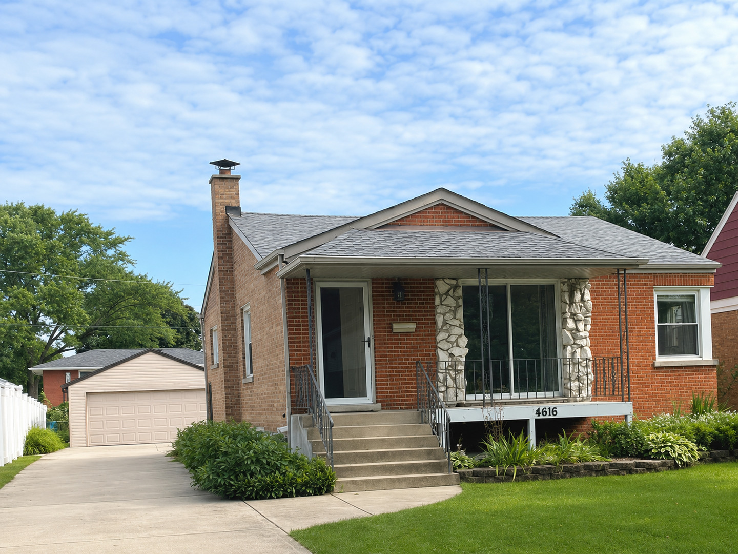 4616 W 97th Place Property Photo 3