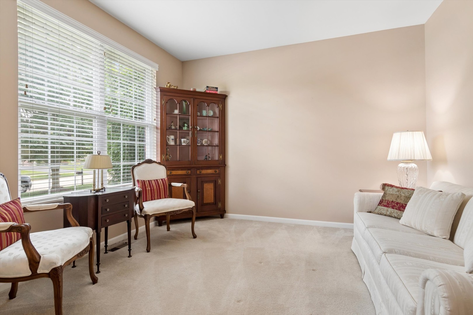 695 Cheshire Court Property Photo 4