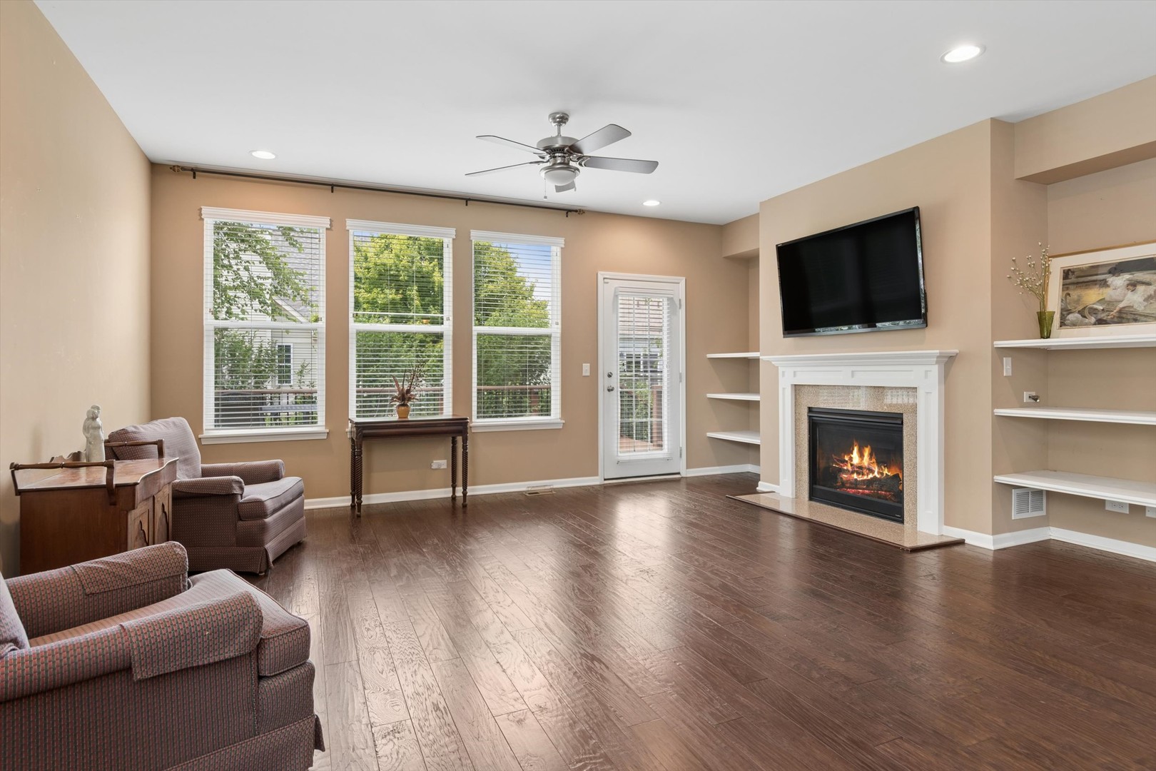 695 Cheshire Court Property Photo 6