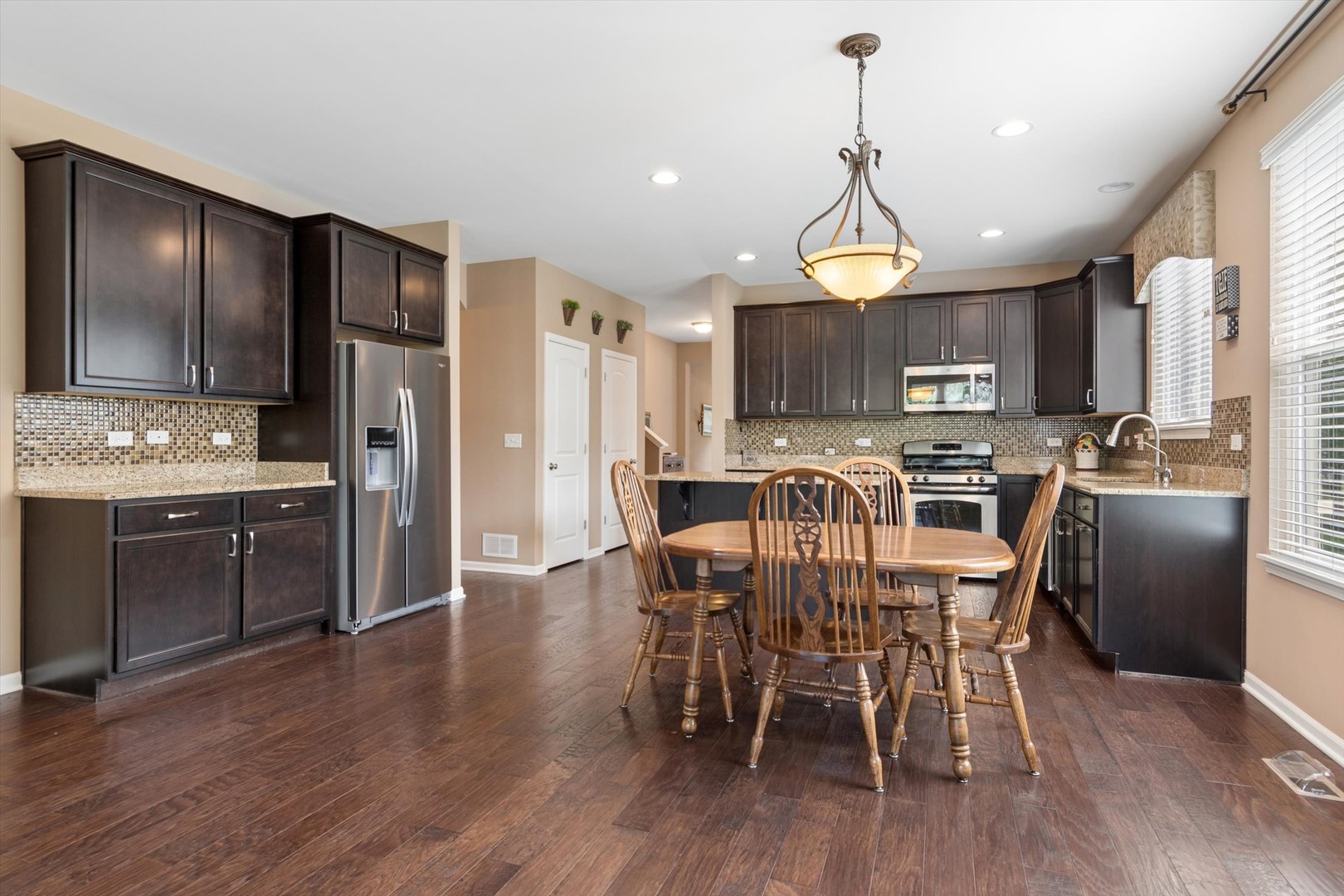 695 Cheshire Court Property Photo 7