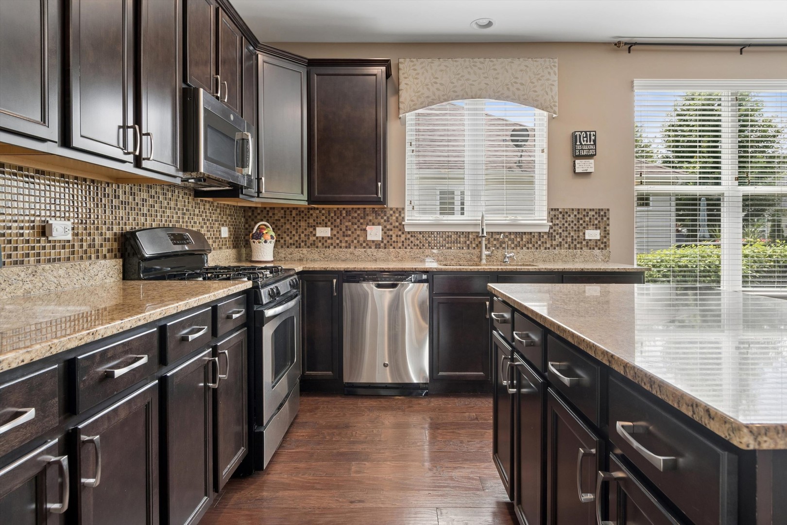 695 Cheshire Court Property Photo 8