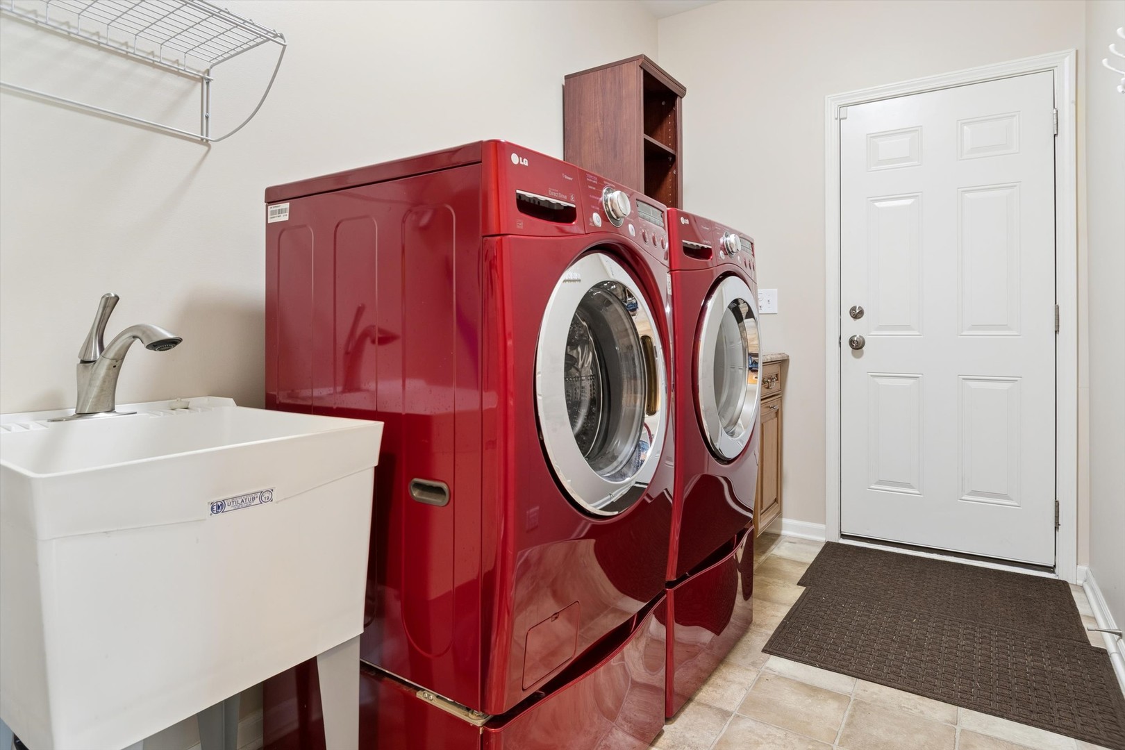 695 Cheshire Court Property Photo 13