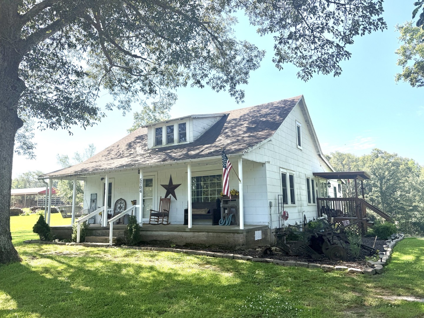 5704 Marion Road Property Photo 1