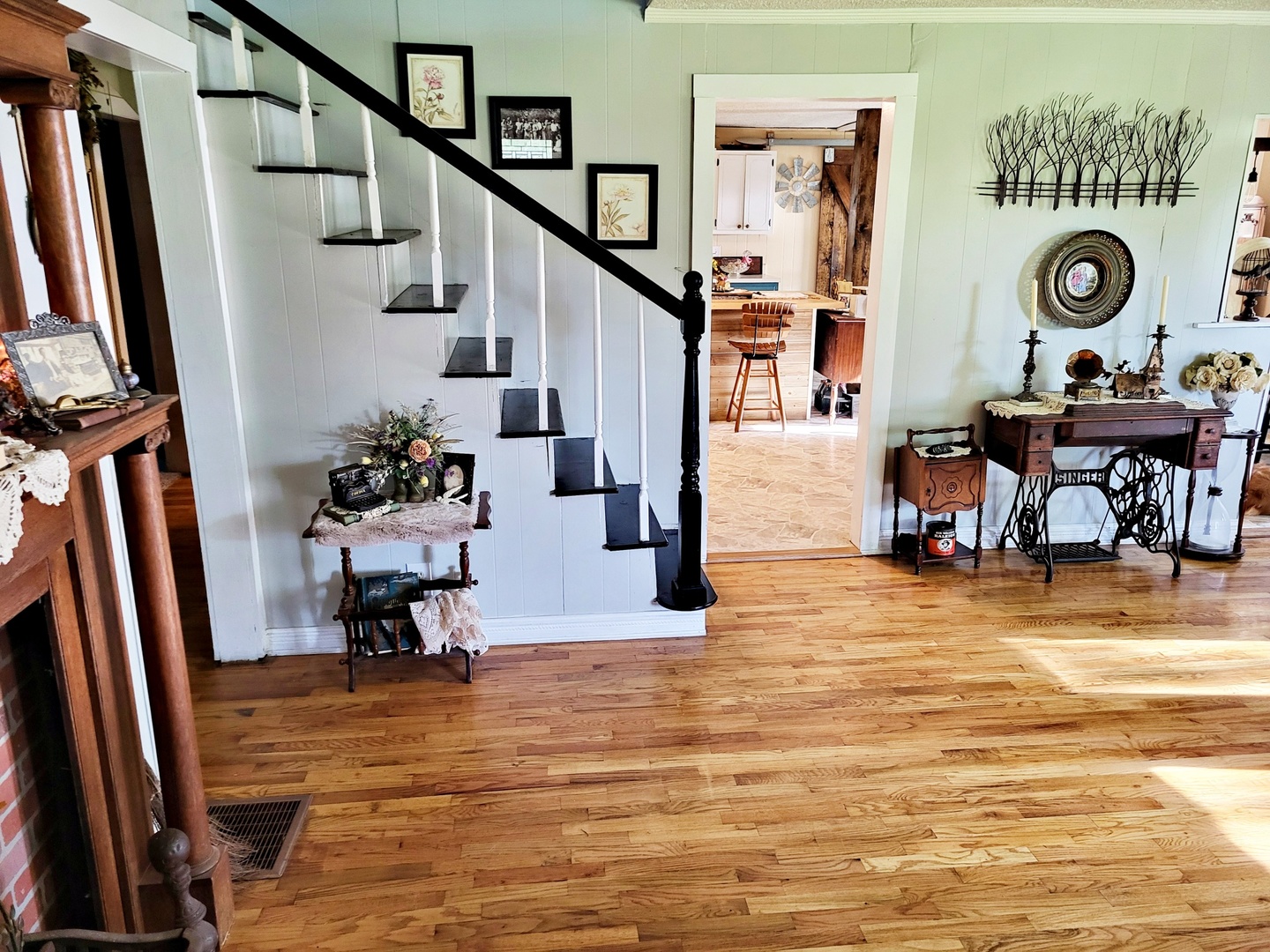5704 Marion Road Property Photo 5