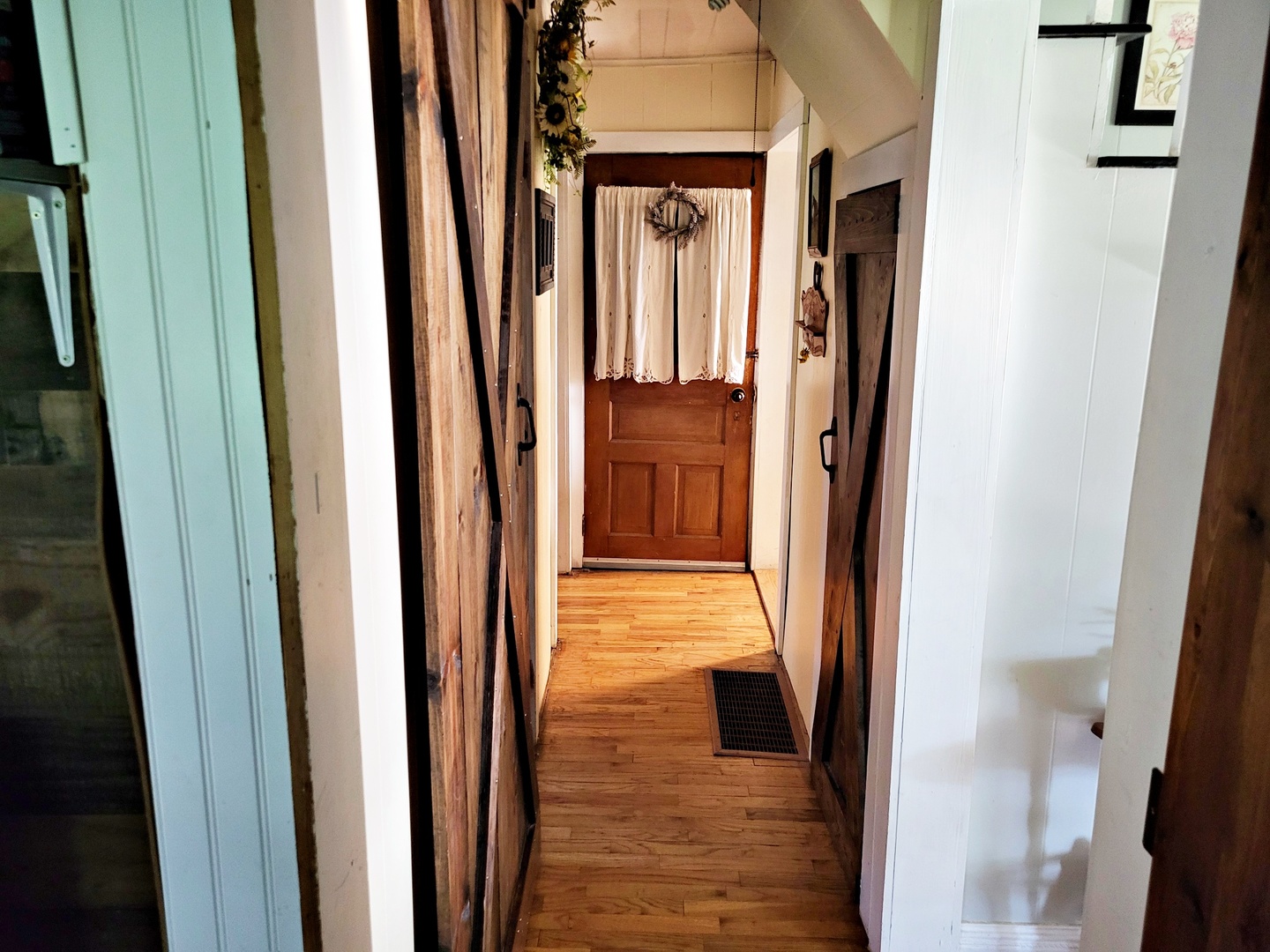 5704 Marion Road Property Photo 7