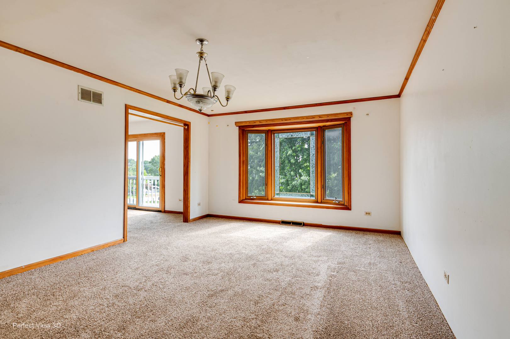 1605 S Main Street Property Photo 3