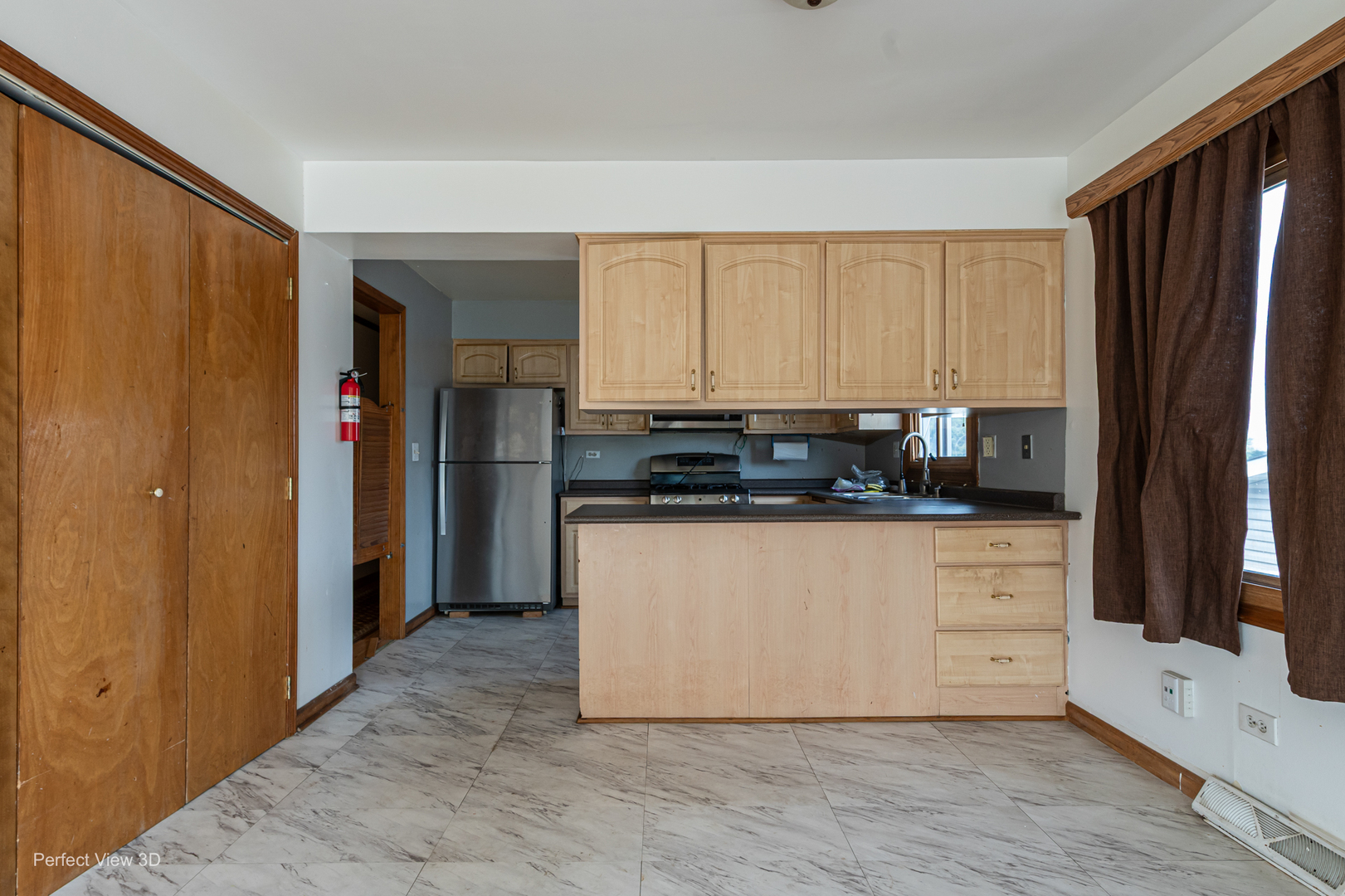1605 S Main Street Property Photo 7