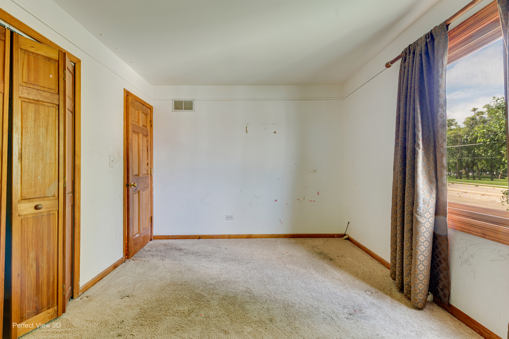 1605 S Main Street Property Photo 19