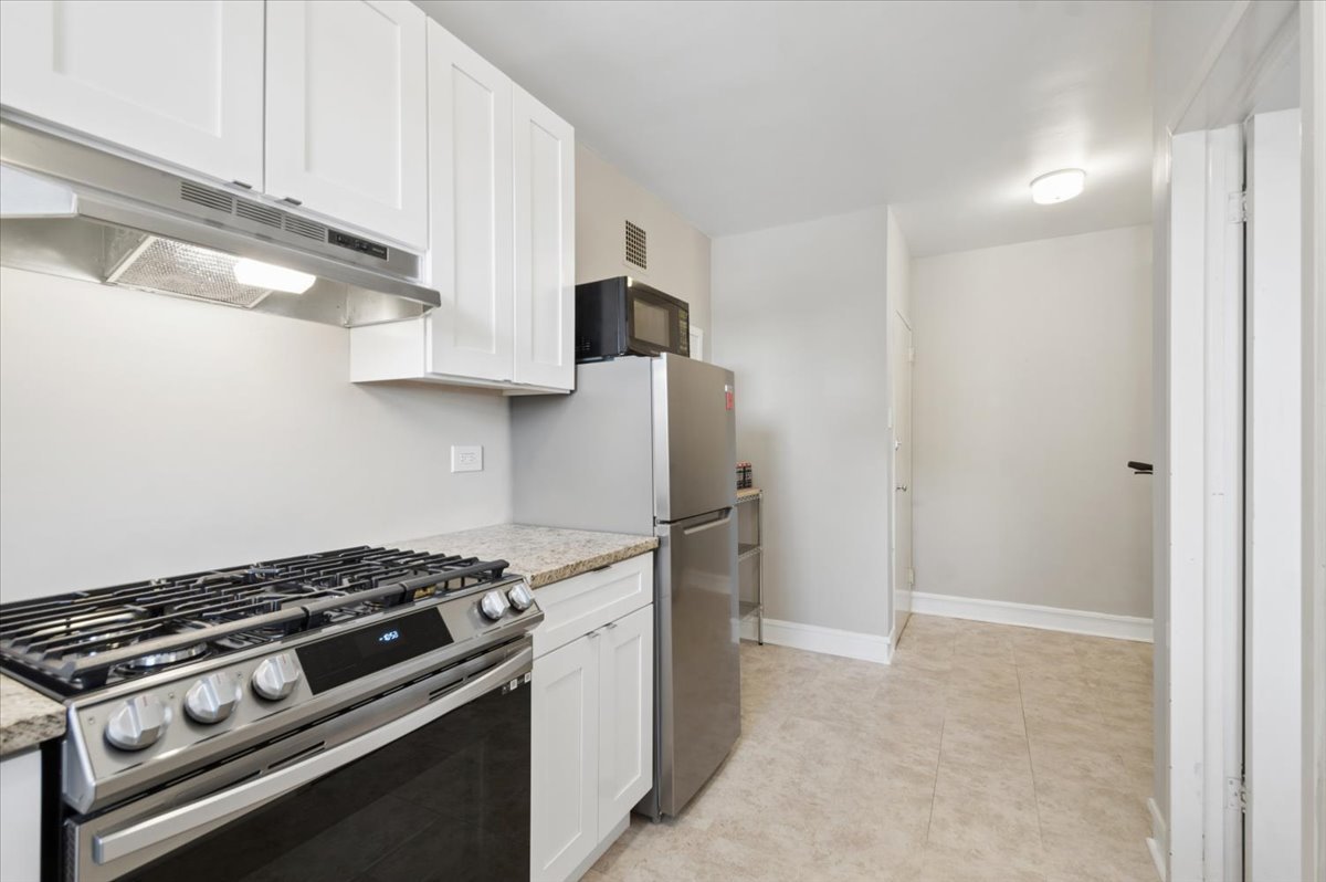 1585 Ridge Avenue 309 Property Photo 12