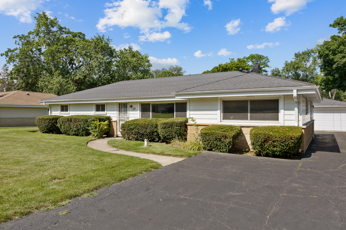12 E Elaine Circle Property Photo 1