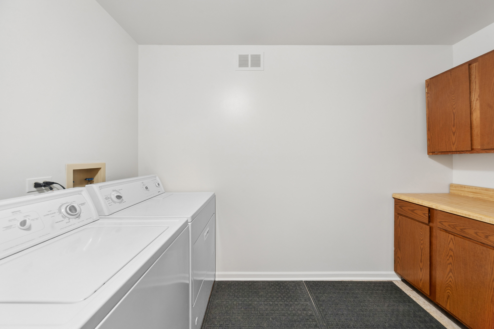 513 Kingsmill Lane C Property Photo 18