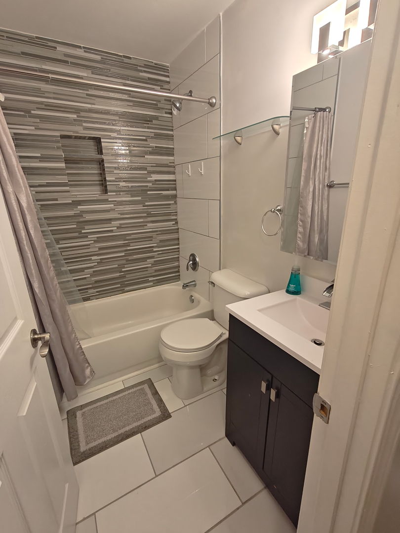 18468 W Meadow Lane Property Photo 10