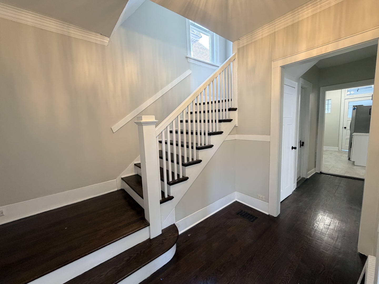 11415 S Prairie Avenue Property Photo 6