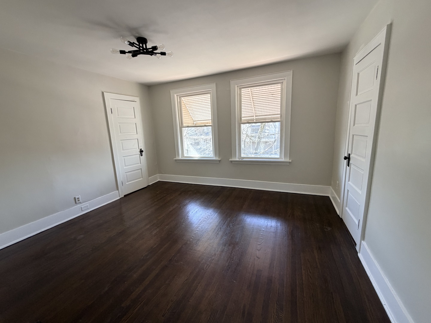 11415 S Prairie Avenue Property Photo 11