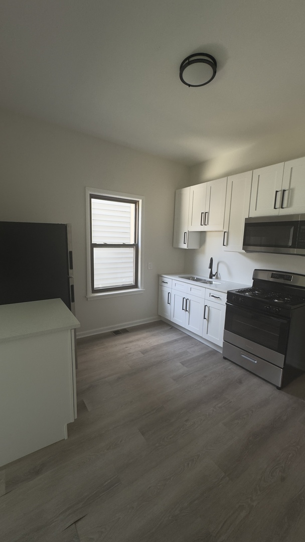 5344 S Carpenter Street Property Photo 2