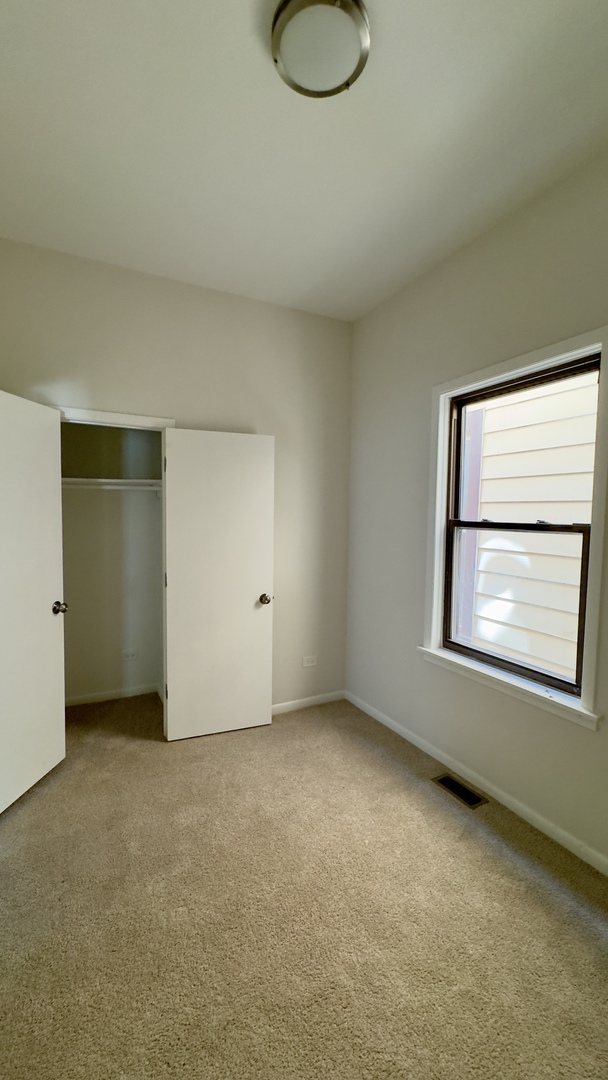 5344 S Carpenter Street Property Photo 5