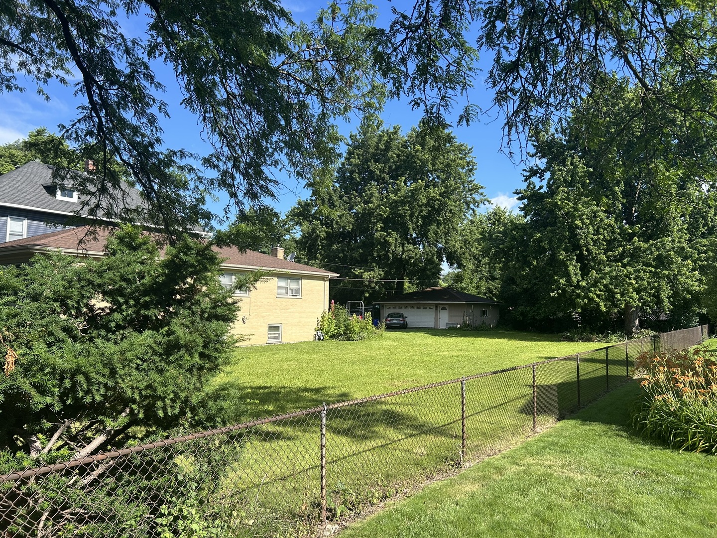 8326 45th Place Property Photo 10