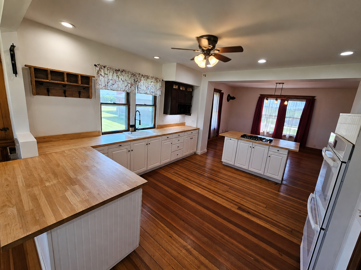 2206 40th Avenue Property Photo 4