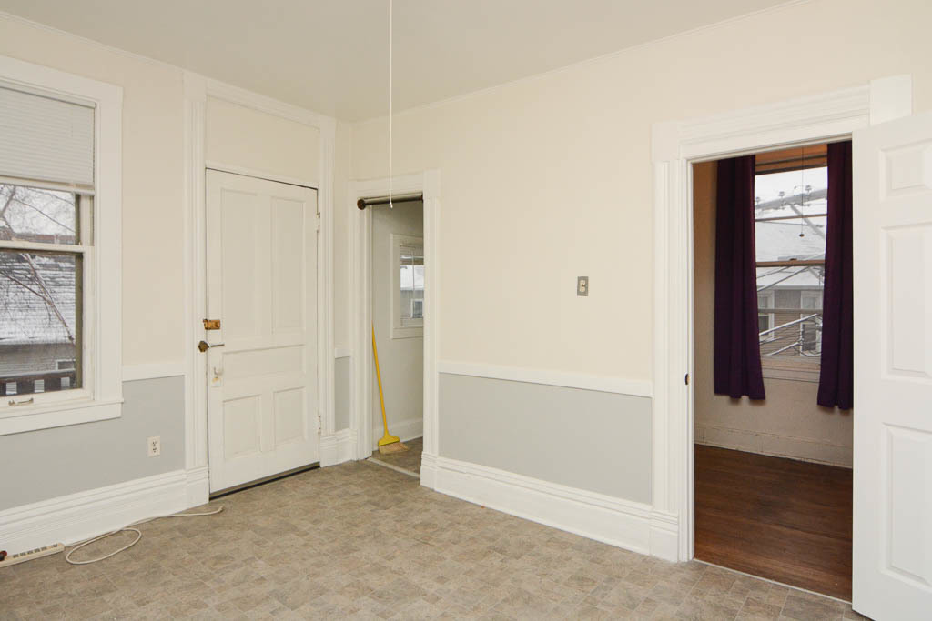 3426 N Lincoln Avenue 2 Property Photo 5