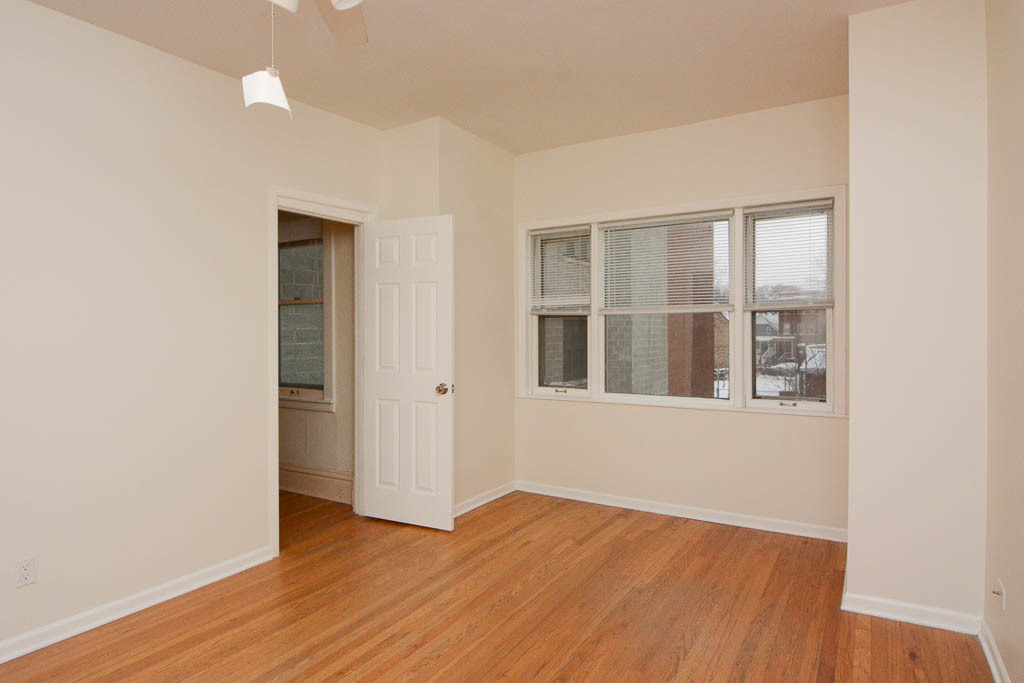 3426 N Lincoln Avenue 2 Property Photo 7