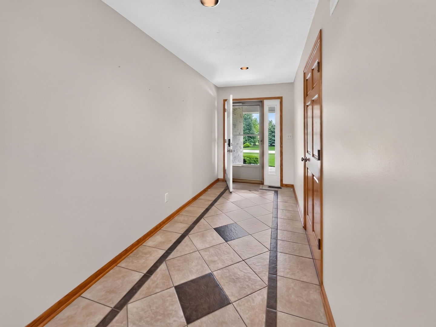 533 Brant Circle 533 Property Photo 2