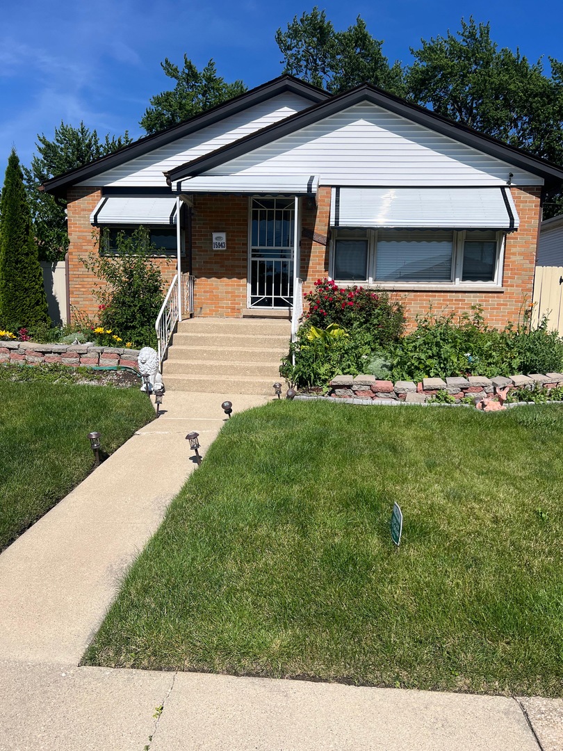 15943 Vine Avenue Property Photo 1