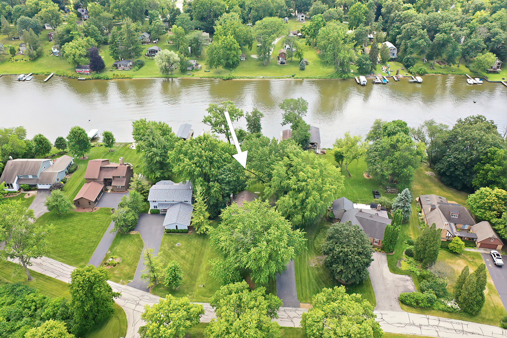 213 River Drive Property Photo 1