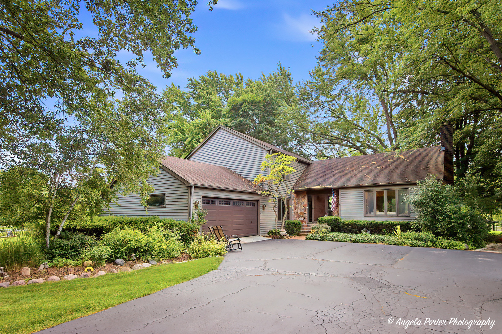 213 River Drive Property Photo 6