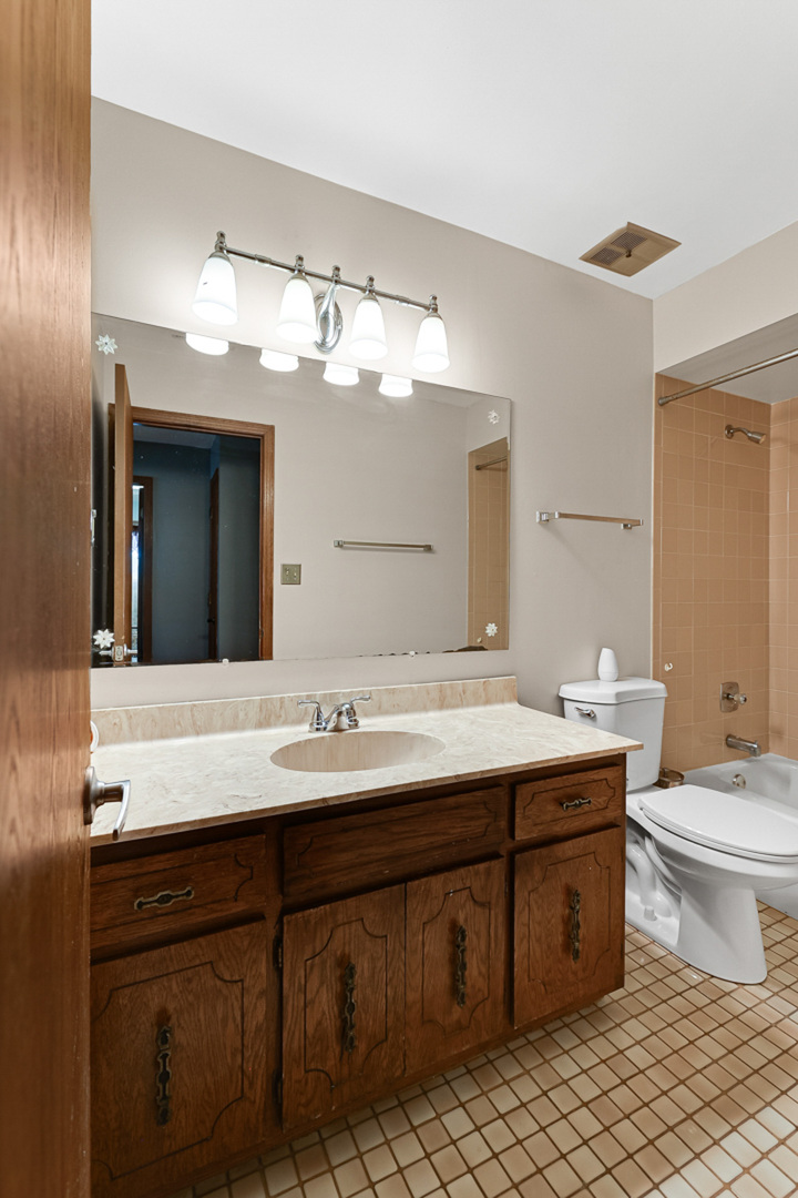 4011 W 97th Street 2n Property Photo 12