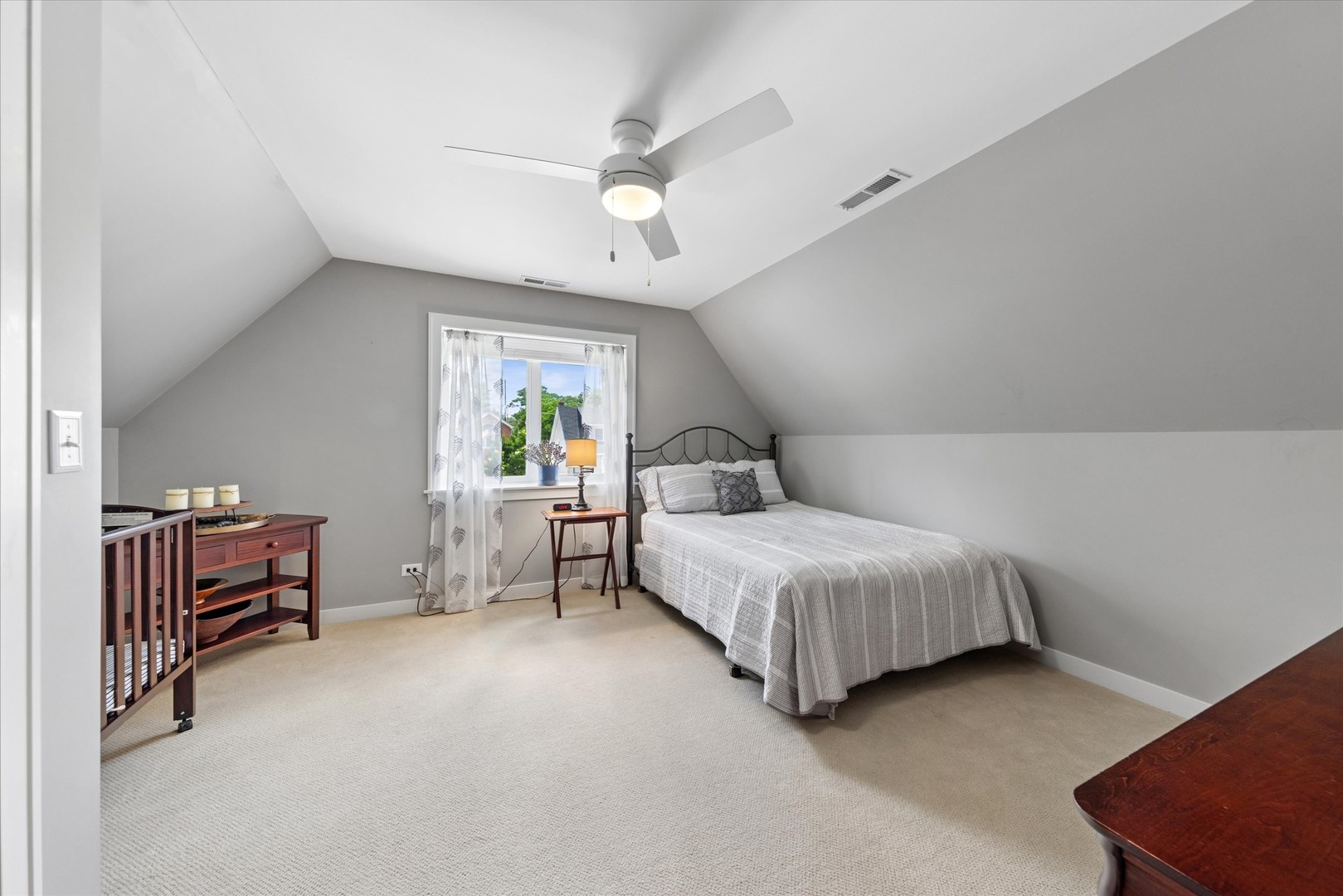 198 N Glenview Avenue Property Photo 24