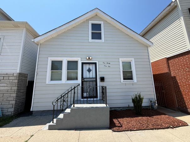 13410 S Brandon Avenue Property Photo 1