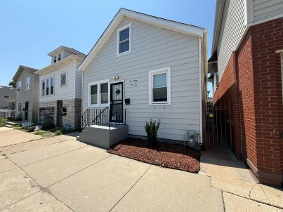 13410 S Brandon Avenue Property Photo 3