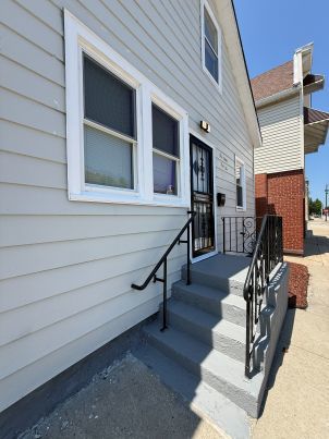 13410 S Brandon Avenue Property Photo 4