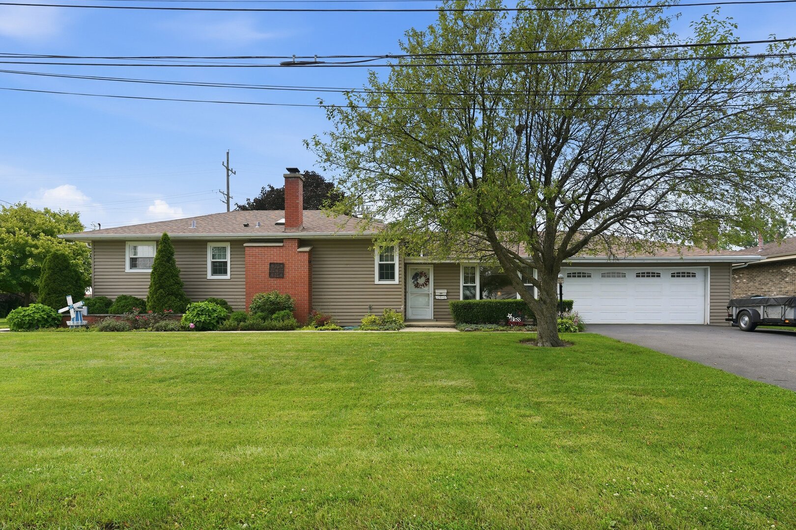 12640 S Tripp Avenue Property Photo 1