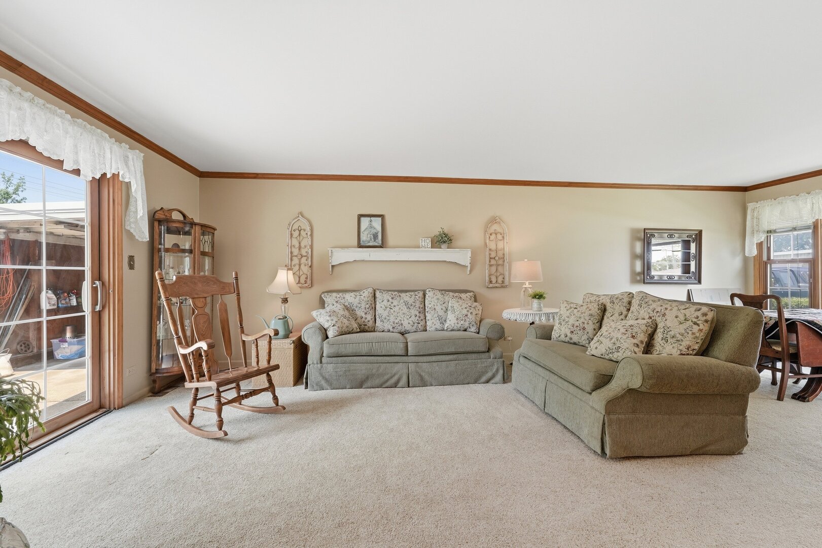 12640 S Tripp Avenue Property Photo 3