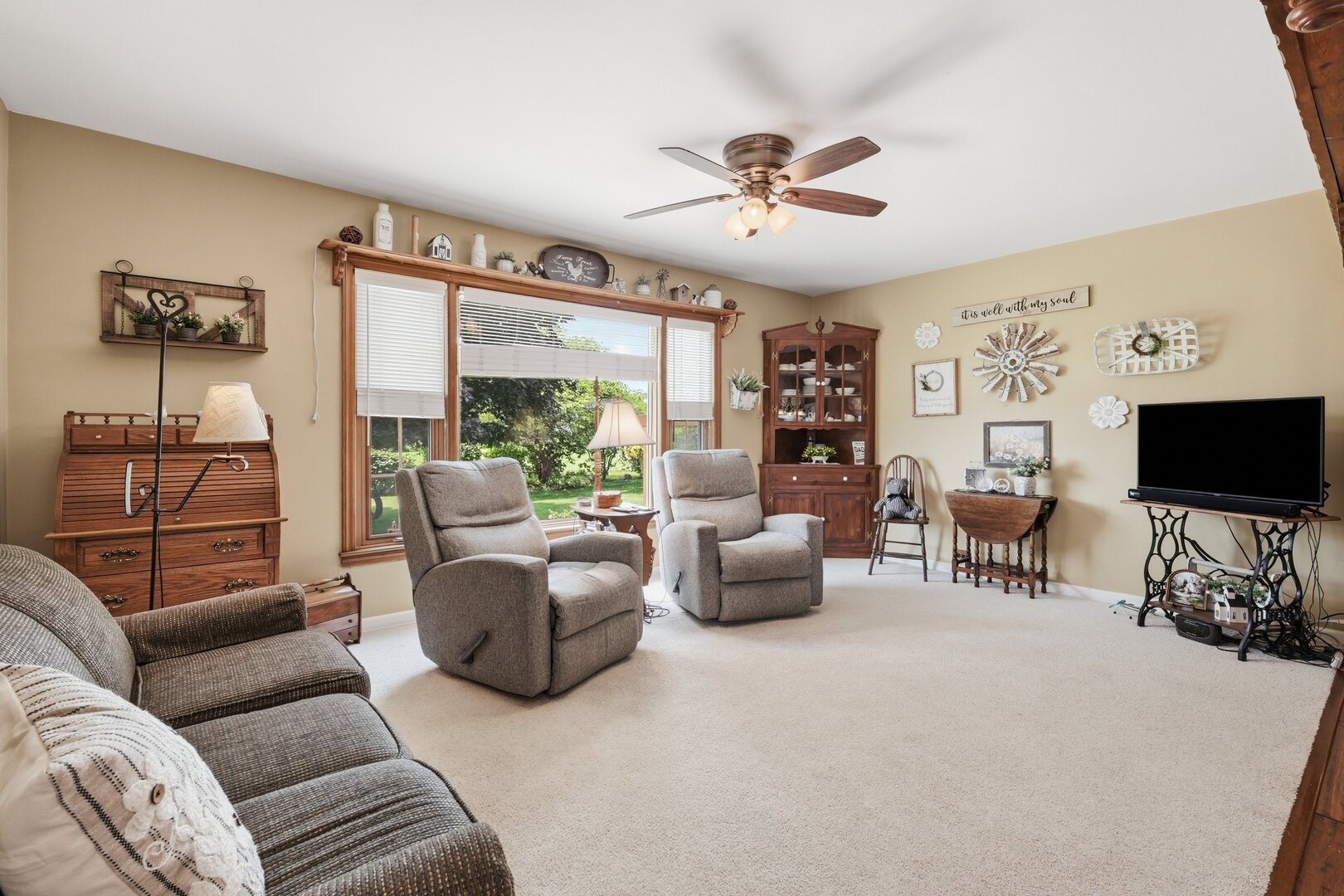 12640 S Tripp Avenue Property Photo 6
