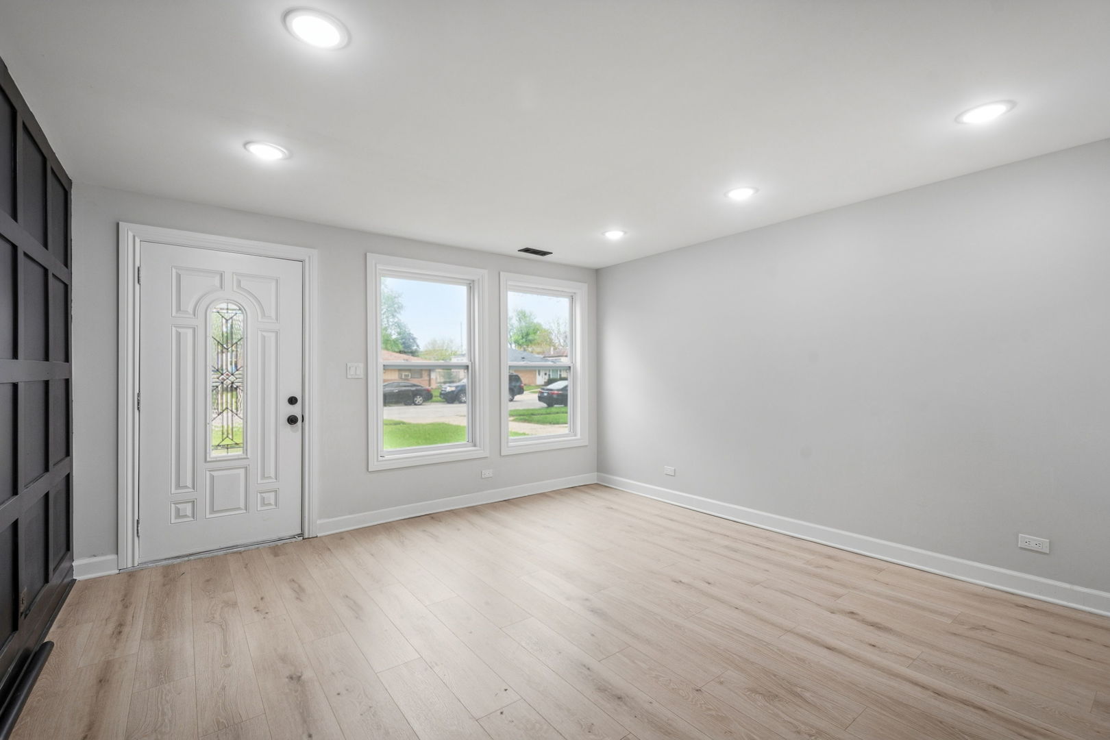 15418 Minerva Avenue Property Photo 5