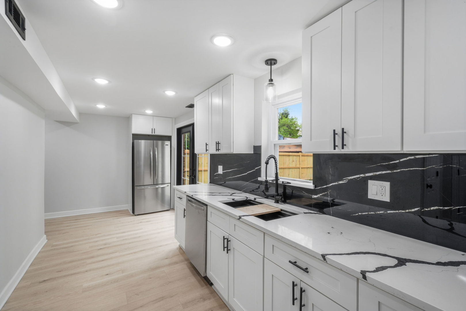 15418 Minerva Avenue Property Photo 8