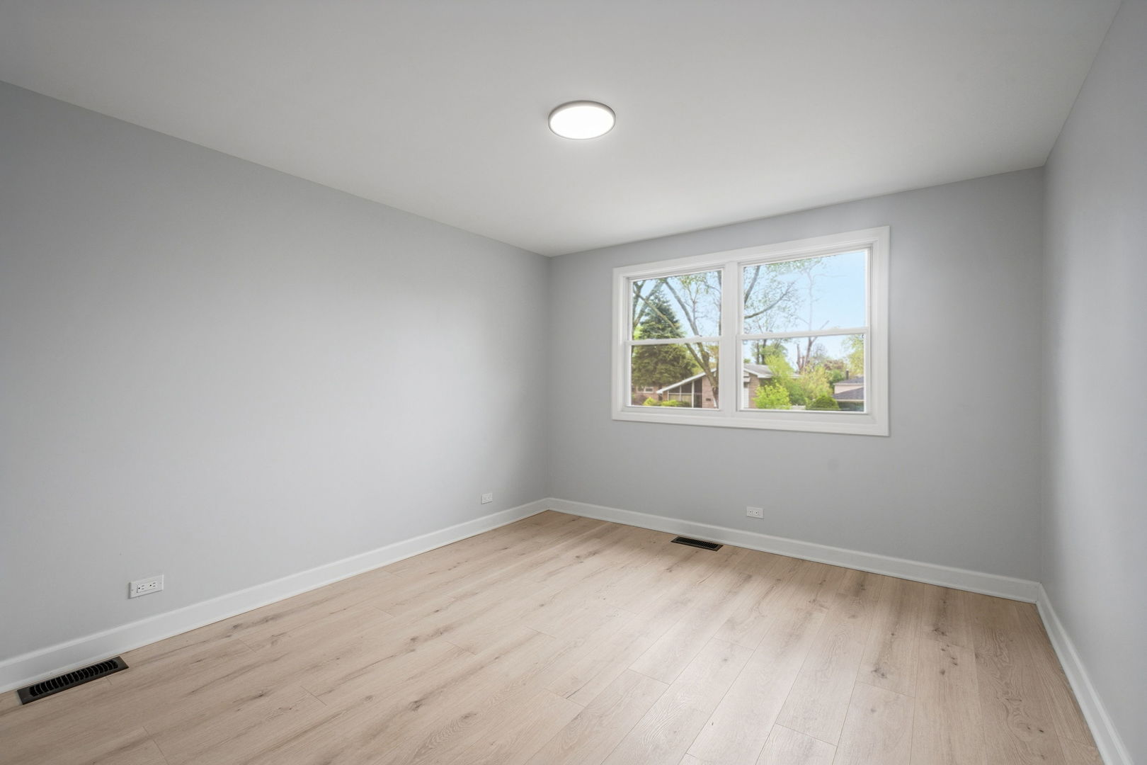 15418 Minerva Avenue Property Photo 14