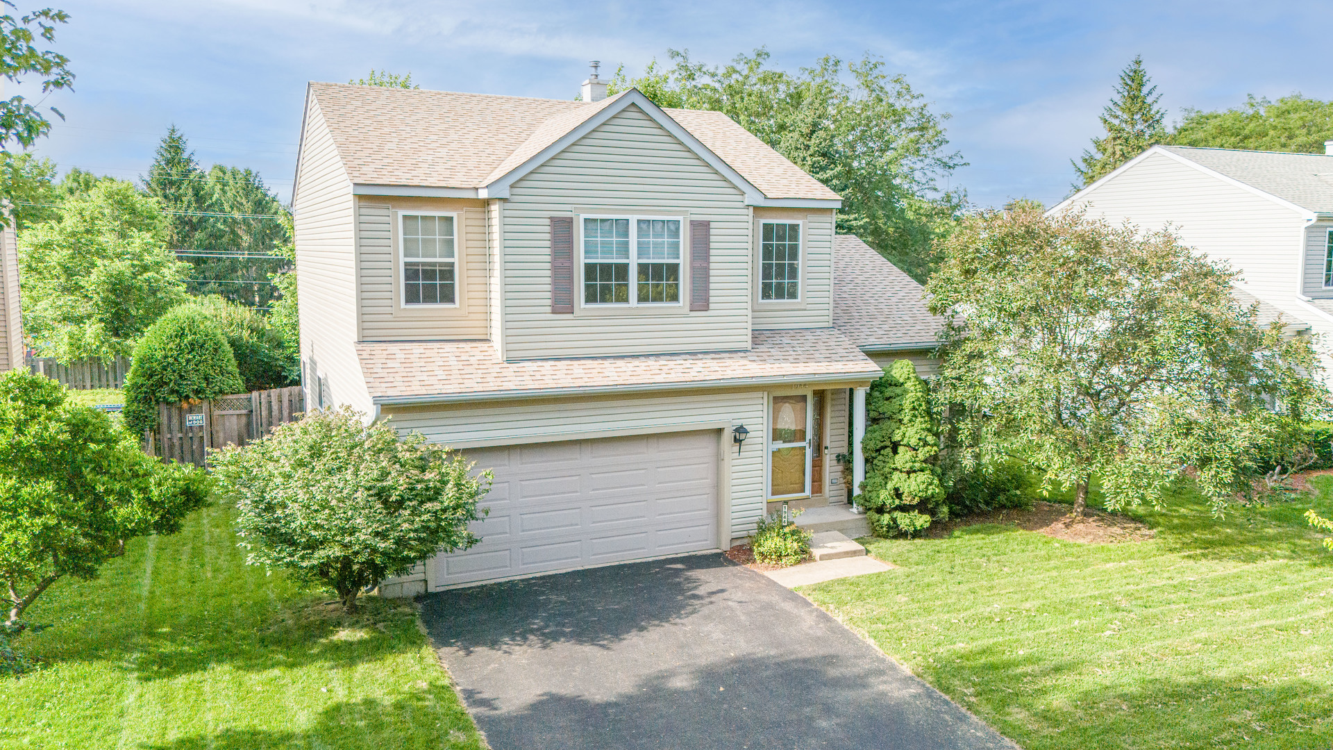 1944 Woodhaven Drive Property Photo 2