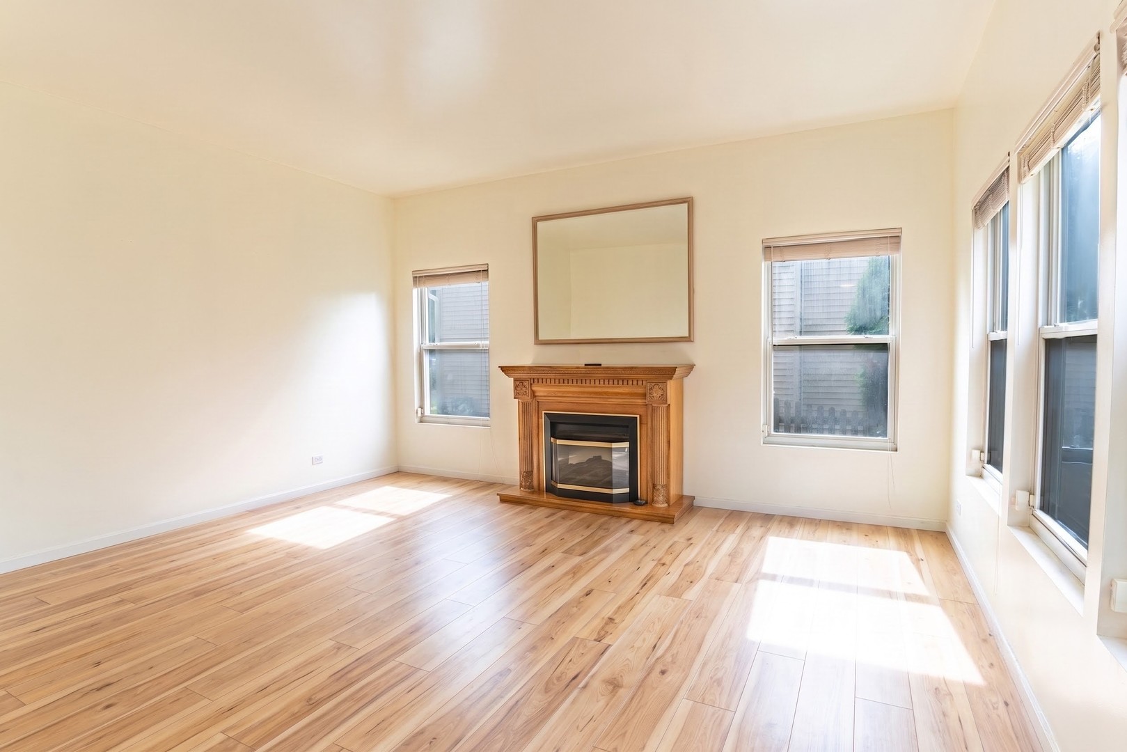 1944 Woodhaven Drive Property Photo 6