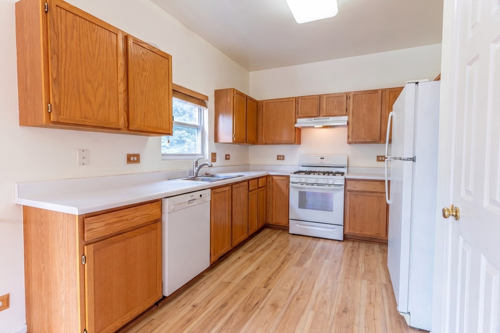 1944 Woodhaven Drive Property Photo 8
