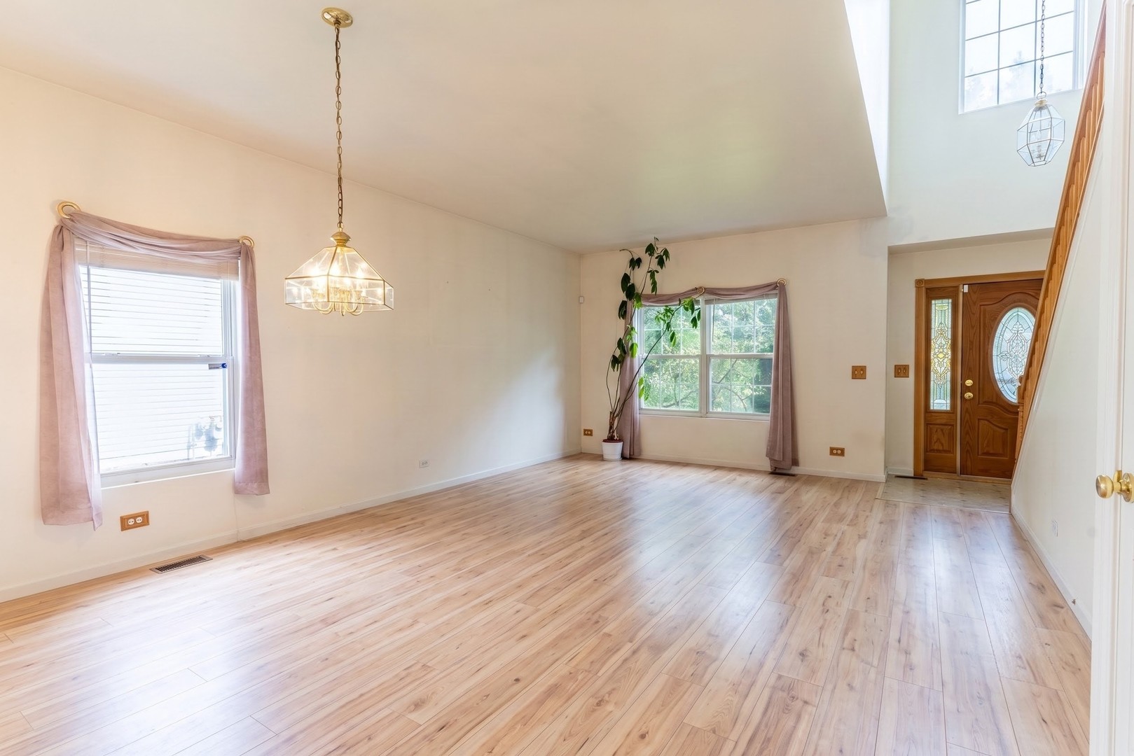 1944 Woodhaven Drive Property Photo 11