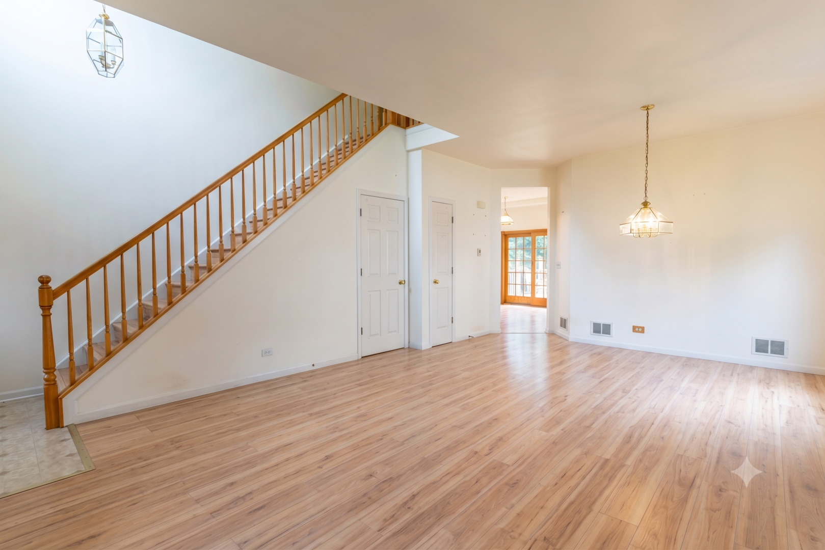 1944 Woodhaven Drive Property Photo 12