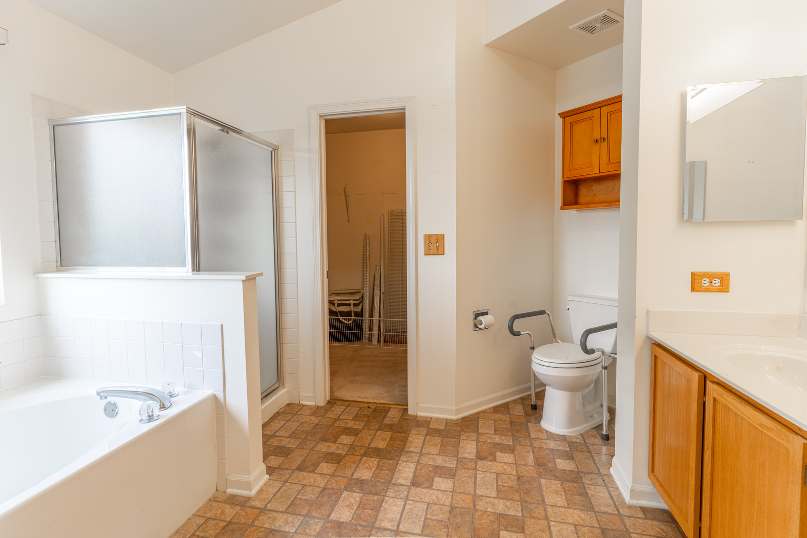 1944 Woodhaven Drive Property Photo 15