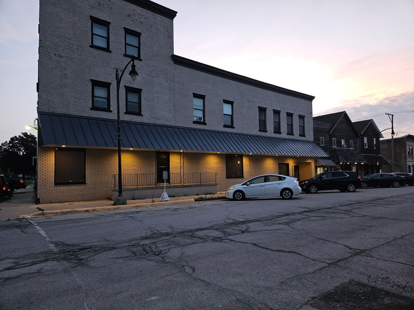 127 W Taylor Street Property Photo 1